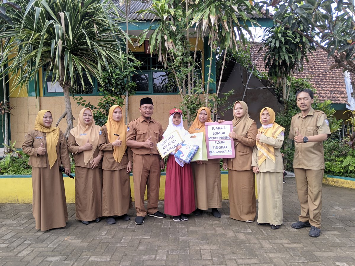 Raih Juara 1 Mendongeng (FLS3N) tingkat Kabupaten 